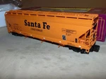 Mth Premier 20-97425 Santa Fe 3 Bay Centerflow Hopper + Box. Fixed Price $45.00.