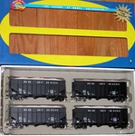 Athearn 76399 40' Wood Chip Hopper Ribbed Atlantic Coast Line Acl. Fixed Price $159.99.
