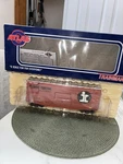 Atlas 'o' Trainman 2001902-2 Illinois 40' Hy-cube Box Car #15461, Gauge, Nib. Fixed Price $49.00.