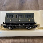 Hornby R4135 Sr Wheel Composite Coach Olive Green #350 00 Gauge. Fixed Price $29.00.