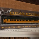 Ho Walthers 932-10106 Heavyweight Paired Window Coach Chicago North Western Cnw. Fixed Price $60.00.