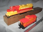 X4186 Ho Bachmann Southern Pacific Rr 7031 EMD40 Diesel Loco+caboose Rare Colors. Fixed Price $13.95.
