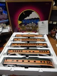 Mth 20-6573 Great Northern 70' Abs Passenger Set Of Cars Used In Box Scale. Fixed Price $550.00.