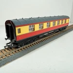 Oo Scale Hornby R437 Br Coach Composite #M4329. Fixed Price $33.00.