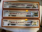 Tyco #520D/521D/522D - Lighted Streamline Coaches Santa Fe Ho Scale Like Nib. Fixed Price $129.00.