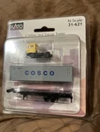 Kato Scale New 2026 Yellow Yard Tractor W/ Chassis & 40' Container 31-621. Fixed Price $23.99.