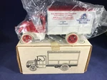 Q-92 Ertl 1:38 Scale Die Cast Bank 1926 Mack Delivery Truck Nib Train Coll. Fixed Price $24.95.
