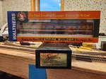 Walthers 932-9038 Ho Great Northern Lounge Observation + 89031 Spectrum Hw Car. Fixed Price $80.00.